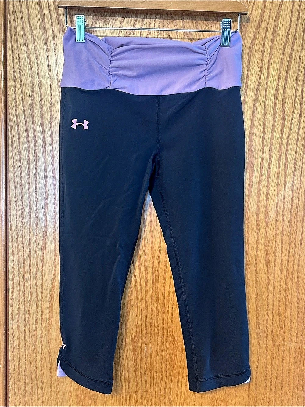 Under Armour Foldover Waistband Capri Leggings Black & Purple Medium